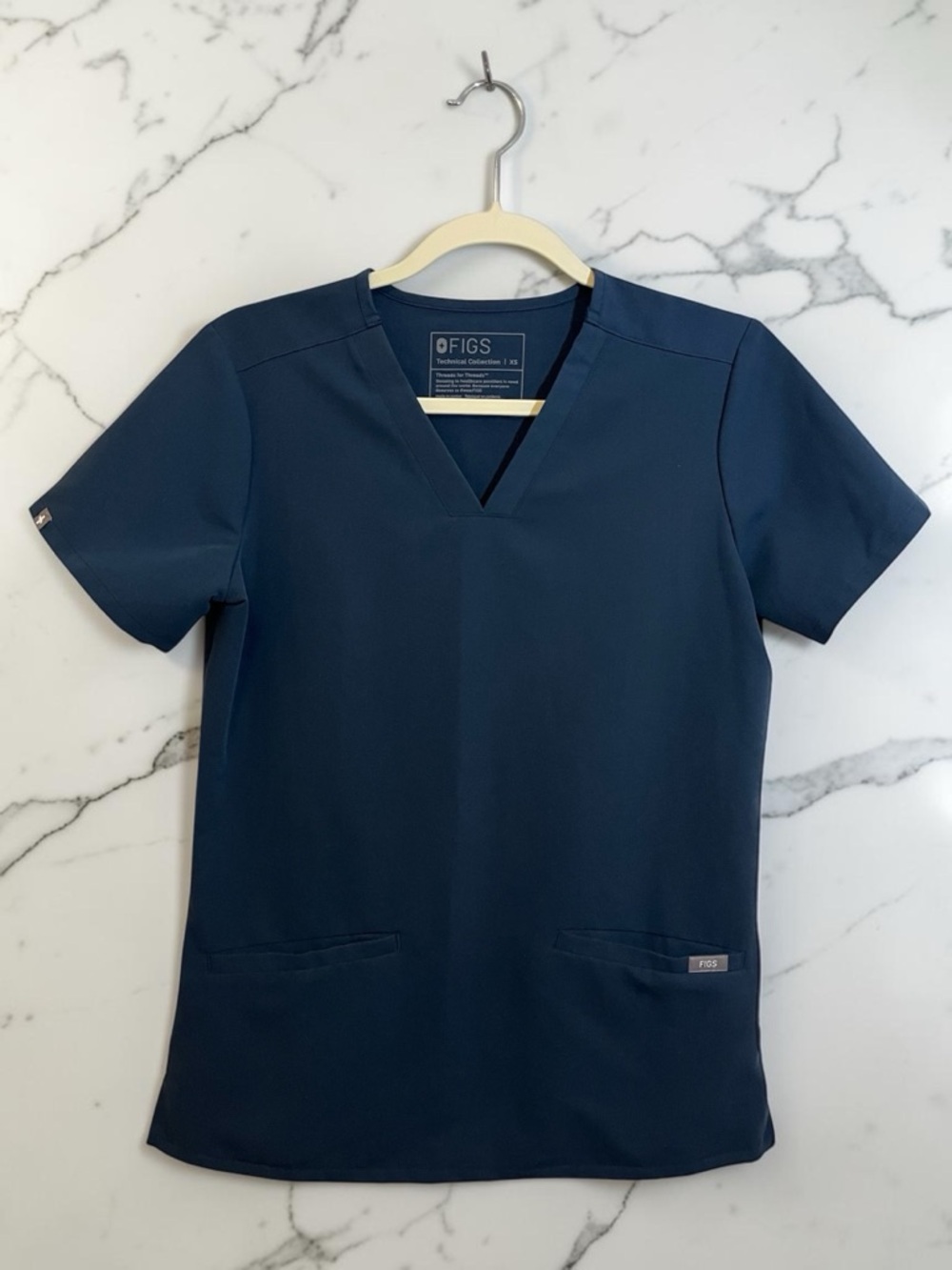 Figs Women’s Navy V-Neck Healthcare Scrub top Size XS